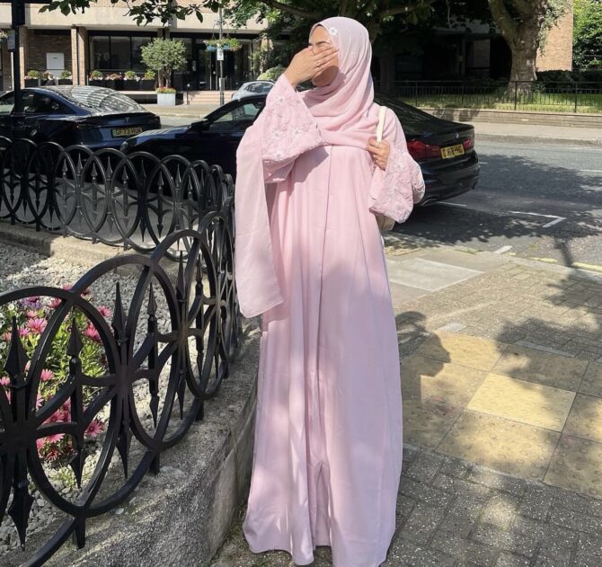 Rosy elegance warda
